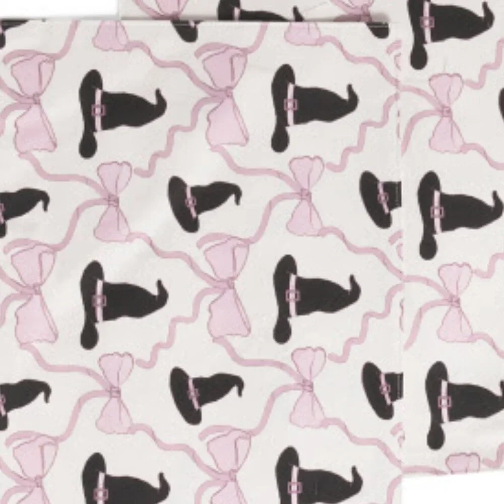 CUPCAKES & CASHMERE Set Of 4 Witch Hat Bow Placemats